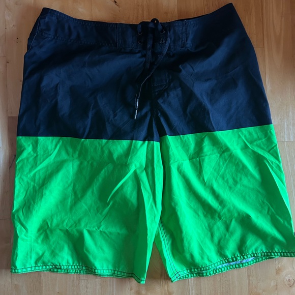Men’s Quicksilver Surfshorts - Picture 1 of 3